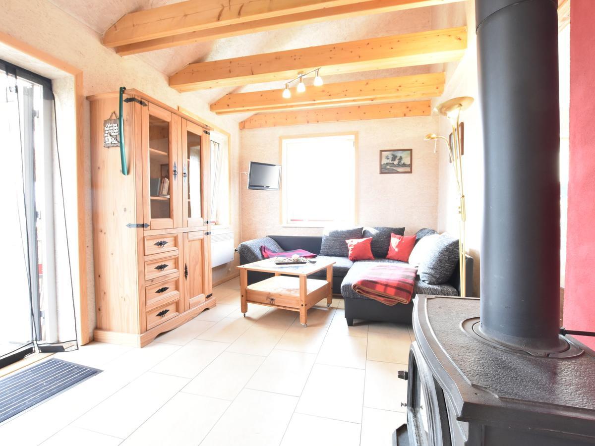Enchanting Holiday Home By The Lake In Ruehn Ruhn エクステリア 写真